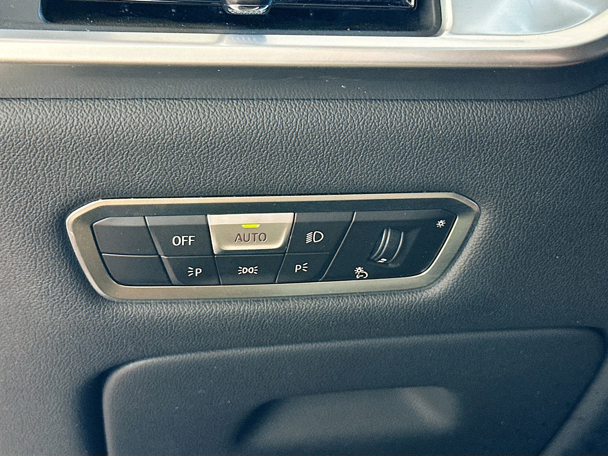 Certified 2023 BMW X7 xDrive40i w/ M Sport Package image 10