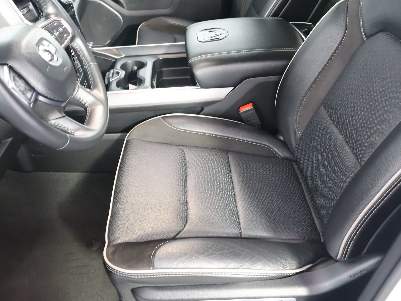 Used 2024 RAM 1500 Laramie AWD/4WD image 24