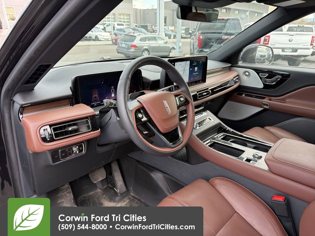 Used 2025 Lincoln Aviator Reserve w/ Equipment Group 201A image 10