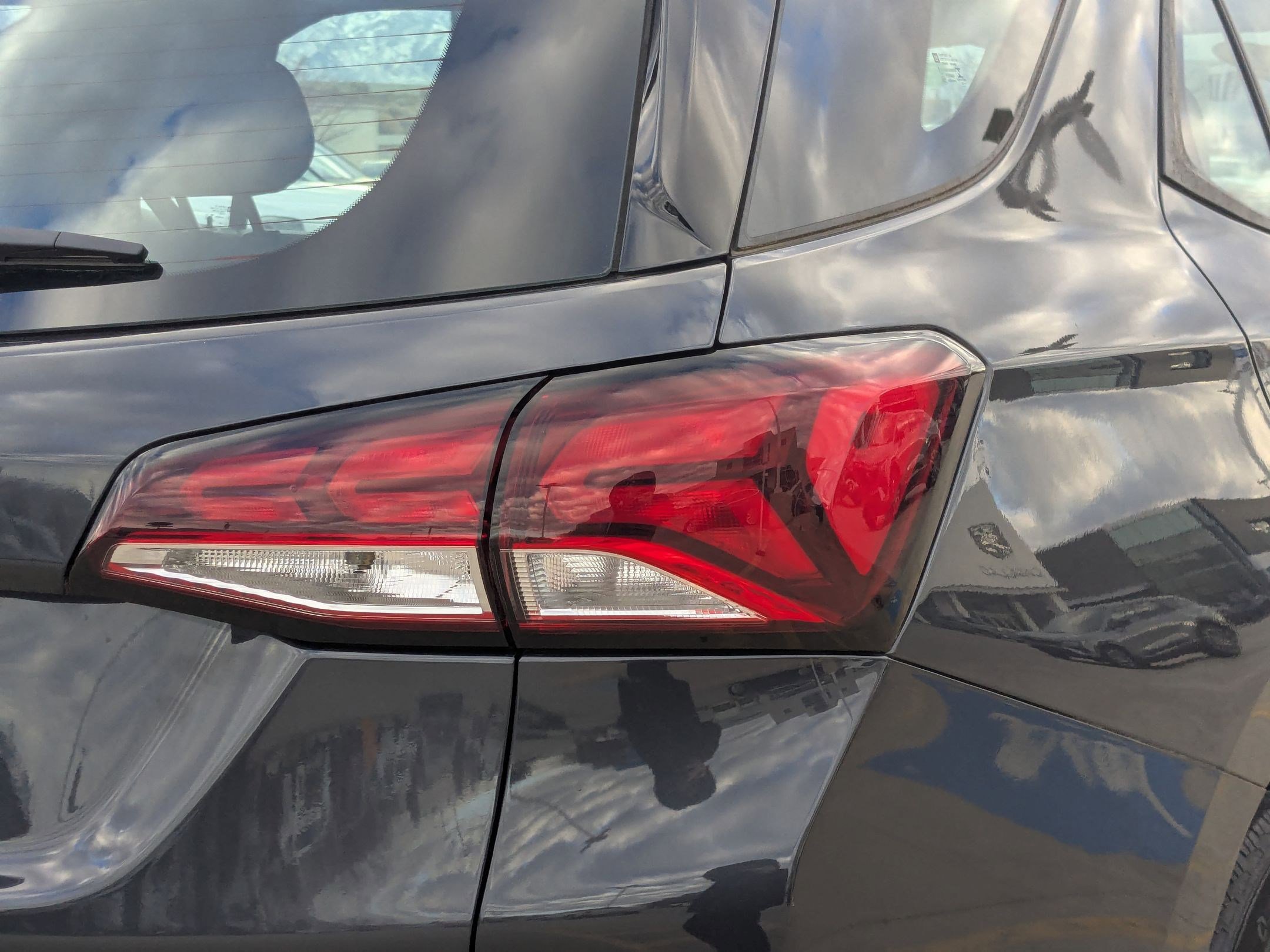 Used 2022 Chevrolet Equinox LS image 13