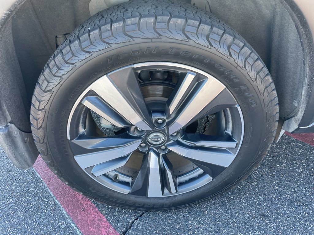 Used 2022 Nissan Rogue Platinum w/ Head-Up Display Package image 7