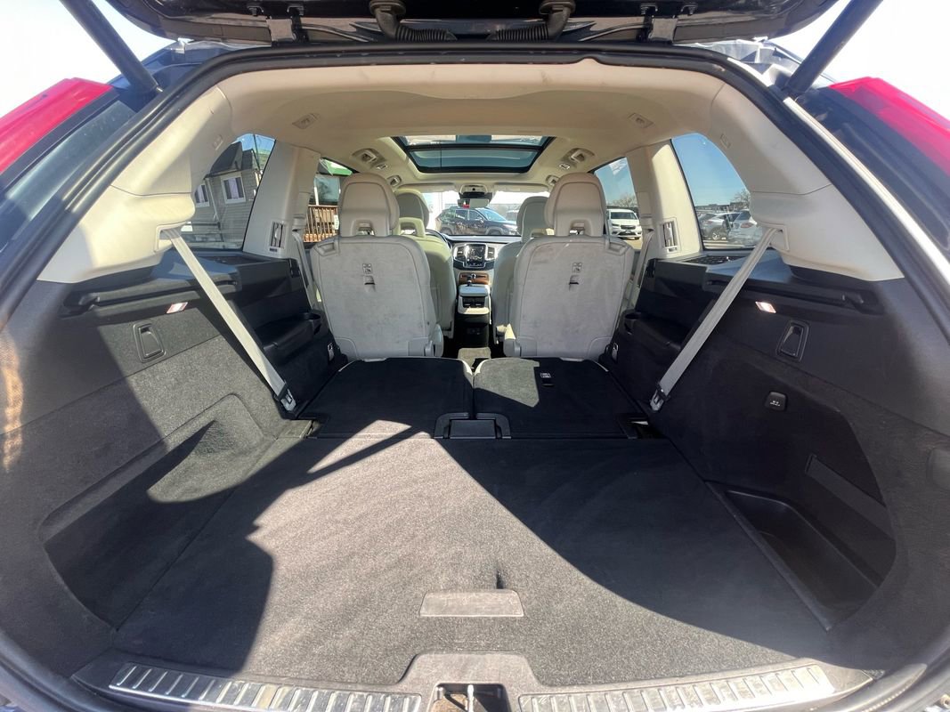 Used 2022 Volvo XC90 T6 Momentum AWD/4WD image 26