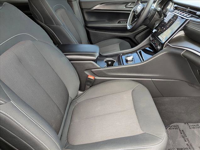 Used 2024 Jeep Grand Cherokee Laredo X w/ Luxury Tech Group I AWD/4WD image 21