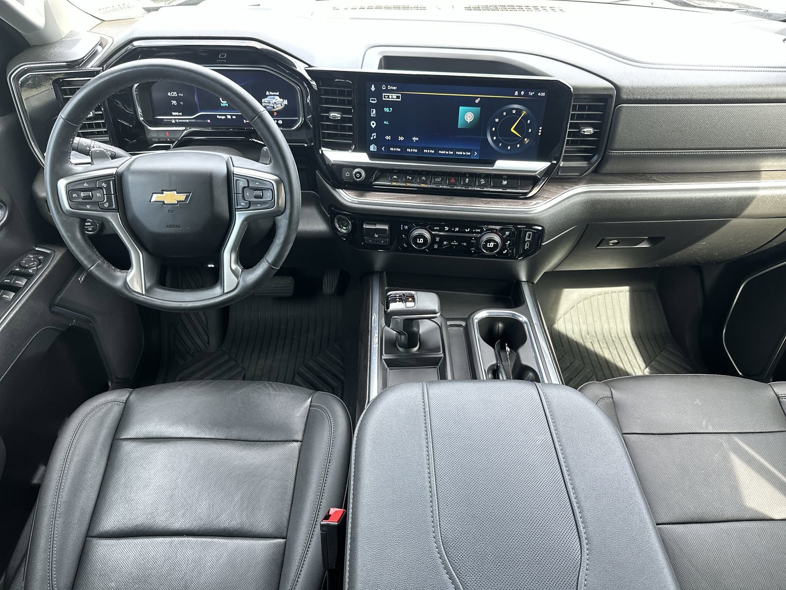 Used 2023 Chevrolet Silverado 1500 LTZ AWD/4WD image 18