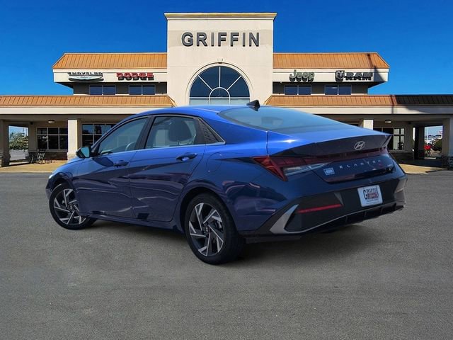Used 2025 Hyundai Elantra Limited image 9