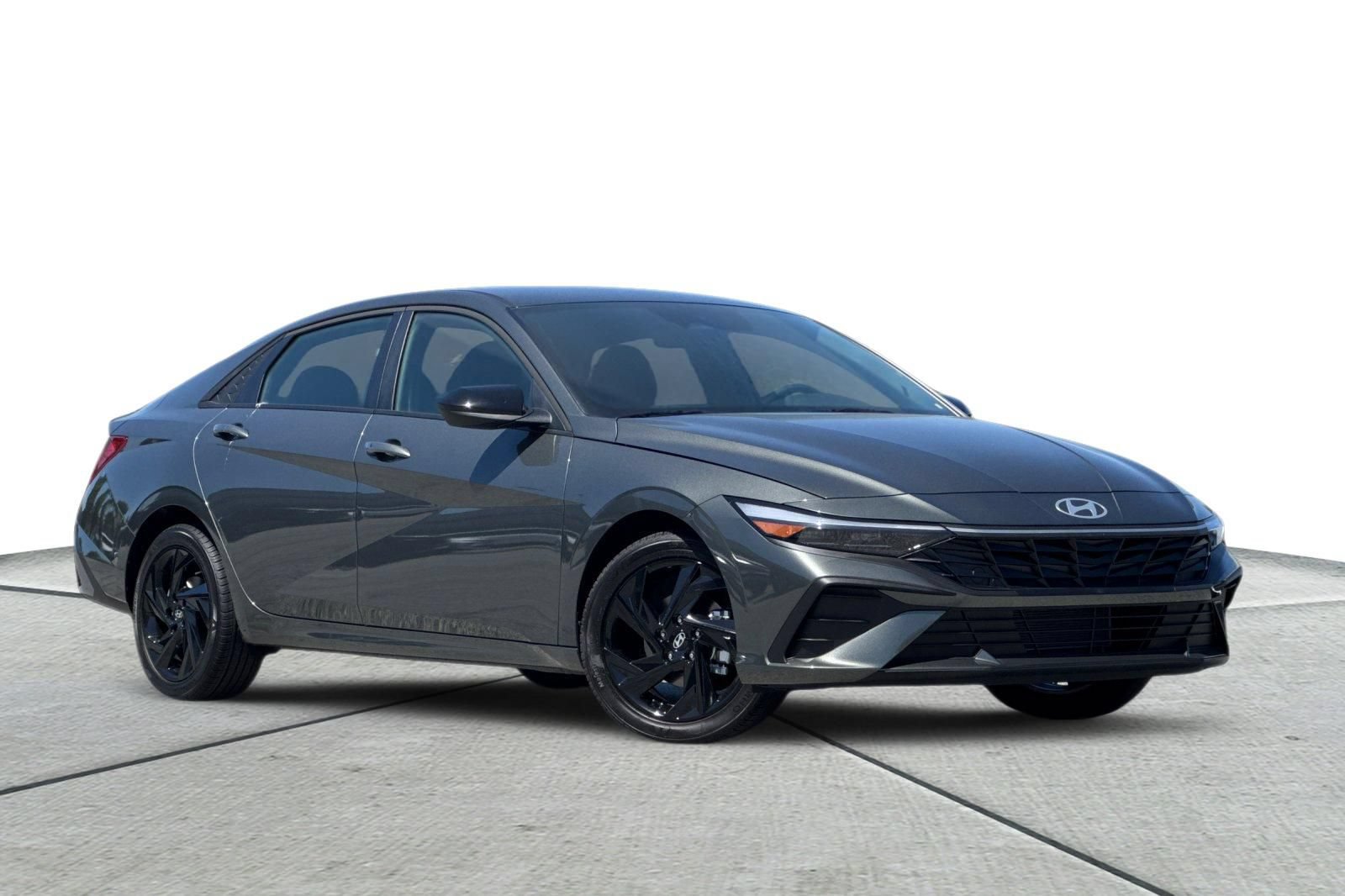 New 2026 Hyundai Elantra Sport FWD image 2