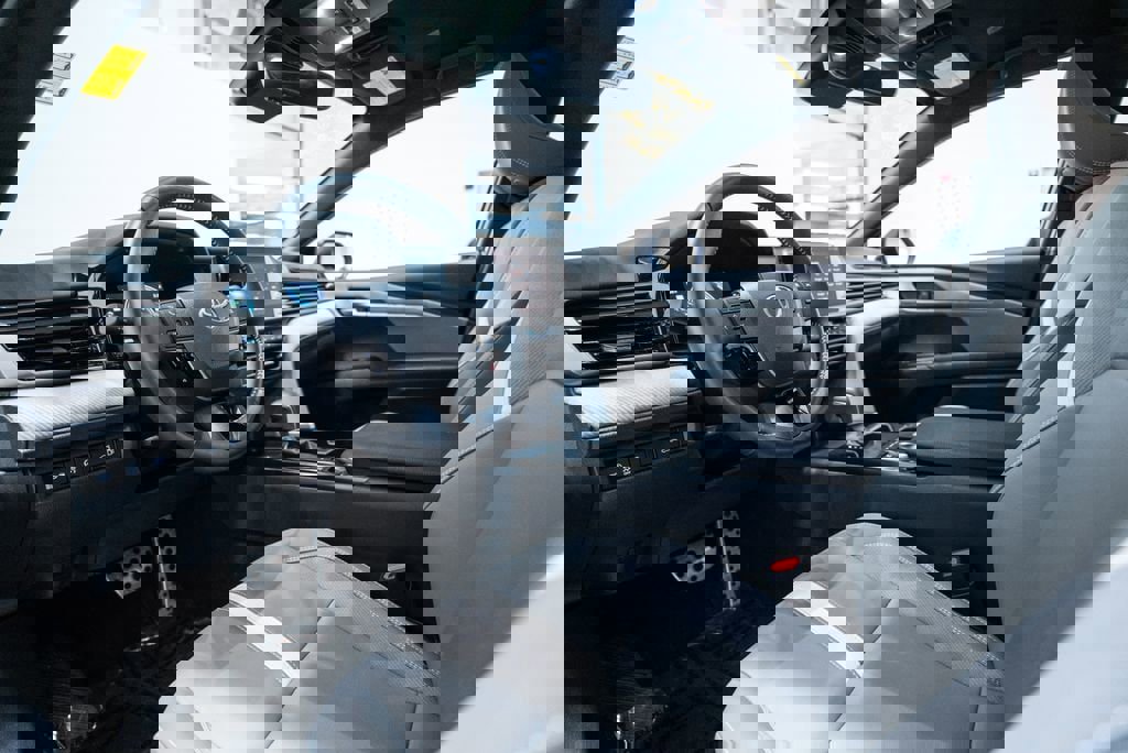 Certified 2025 Toyota Camry SE w/ Convenience Package image 4