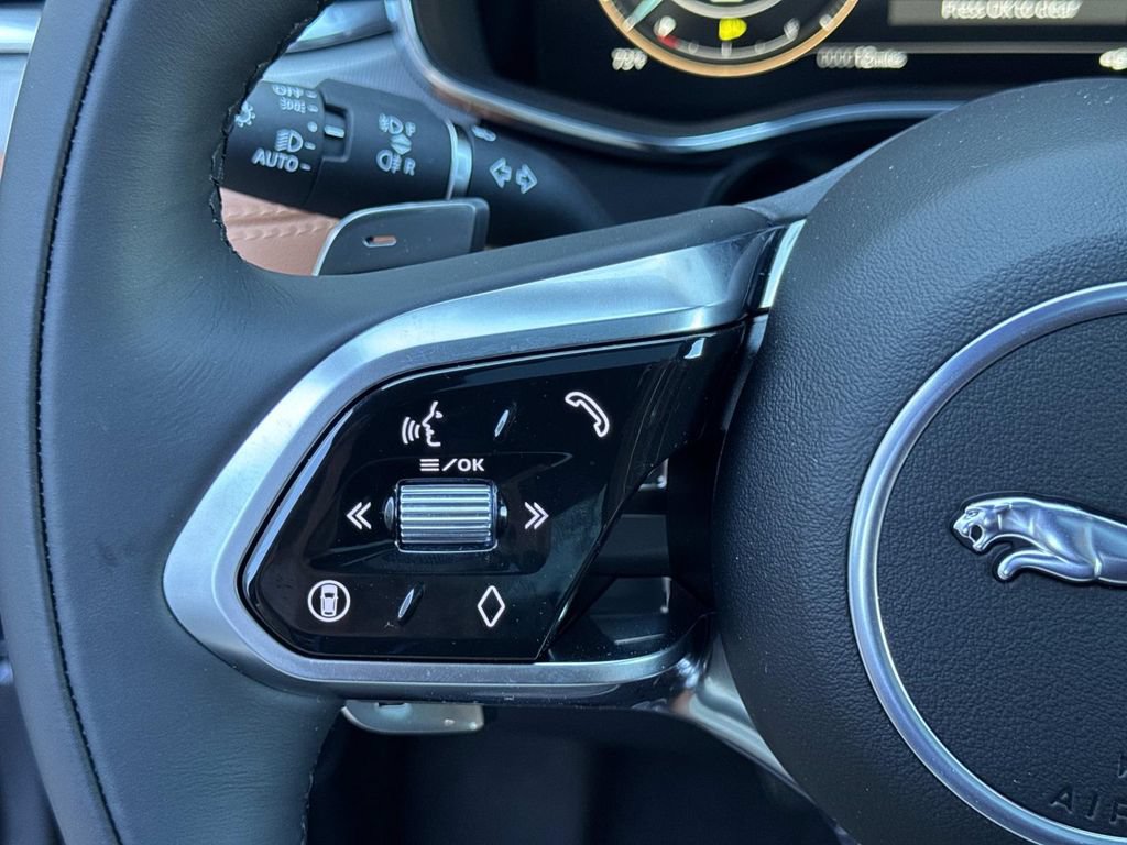 New 2026 Jaguar F-PACE R-Dynamic S AWD/4WD image 29