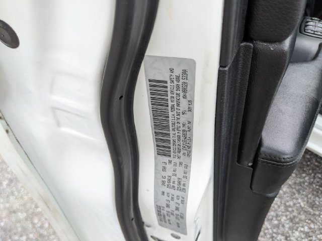 Used 2017 Jeep Cherokee Overland w/ Technology Group AWD/4WD image 36