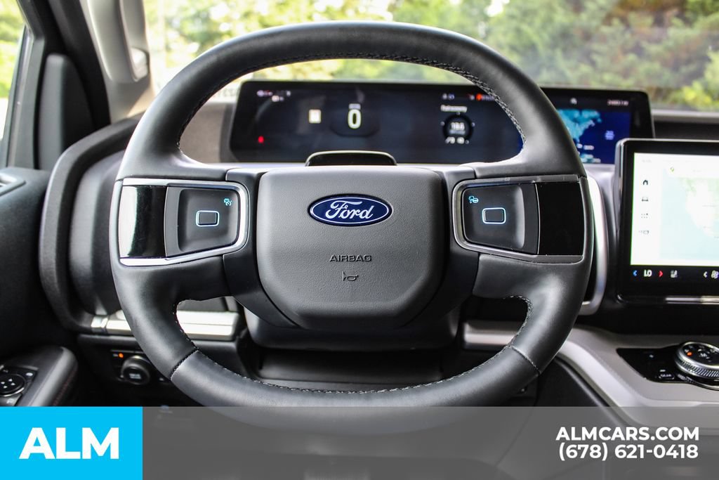 Used 2025 Ford Expedition Active AWD/4WD image 26