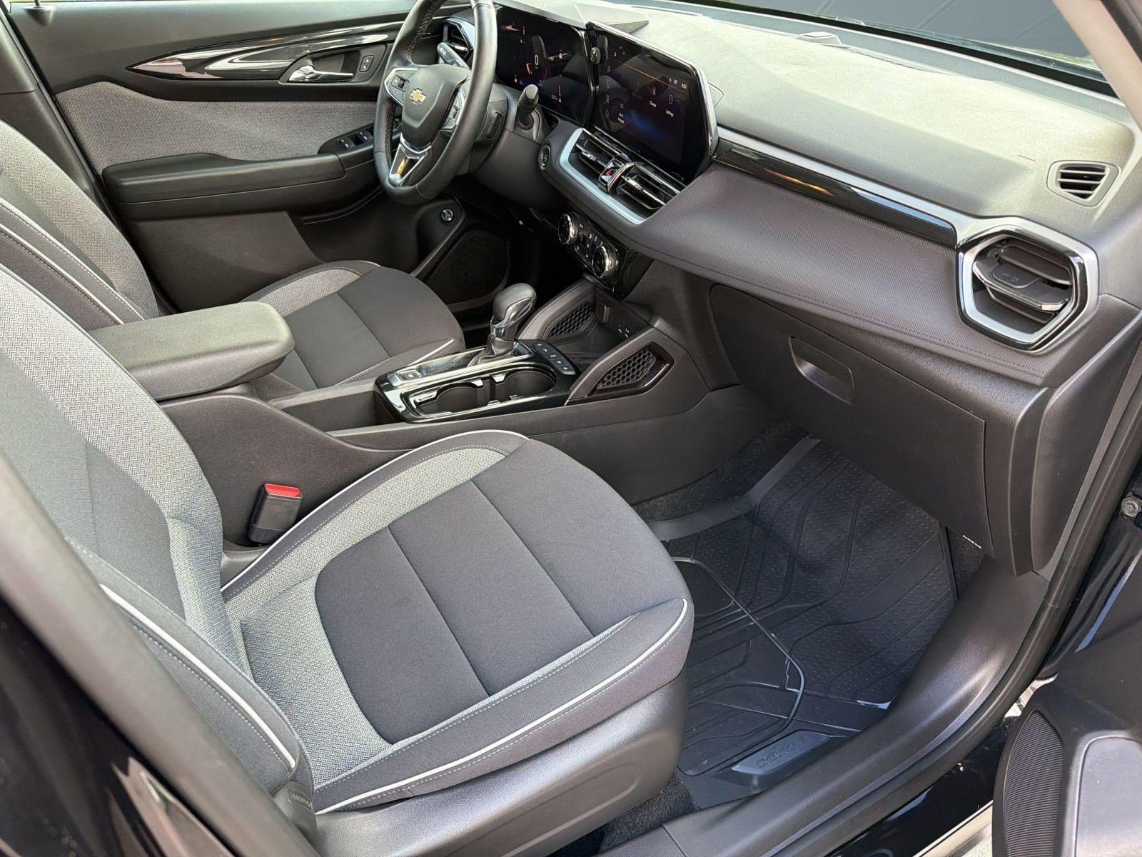 Certified 2026 Chevrolet TrailBlazer LT w/ Convenience Package FWD image 31