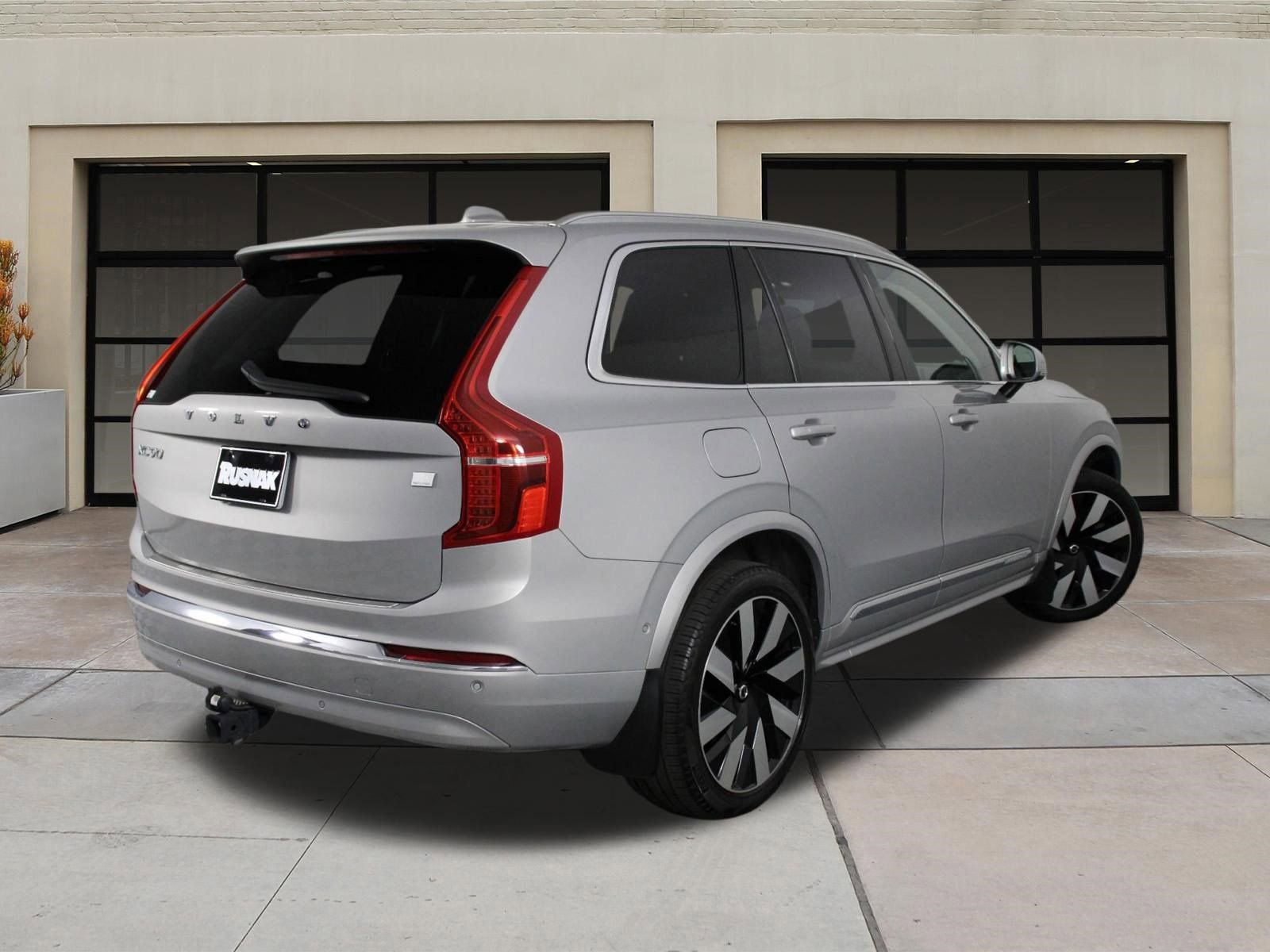 Used 2023 Volvo XC90 T8 Ultimate image 4