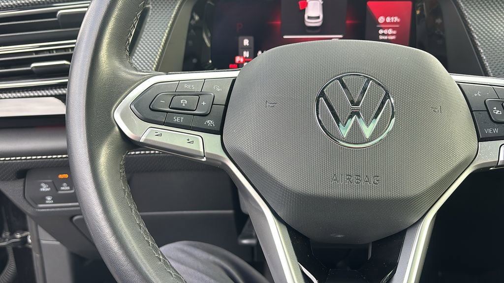 Used 2025 Volkswagen Atlas Cross Sport SEL Premium R-Line image 17