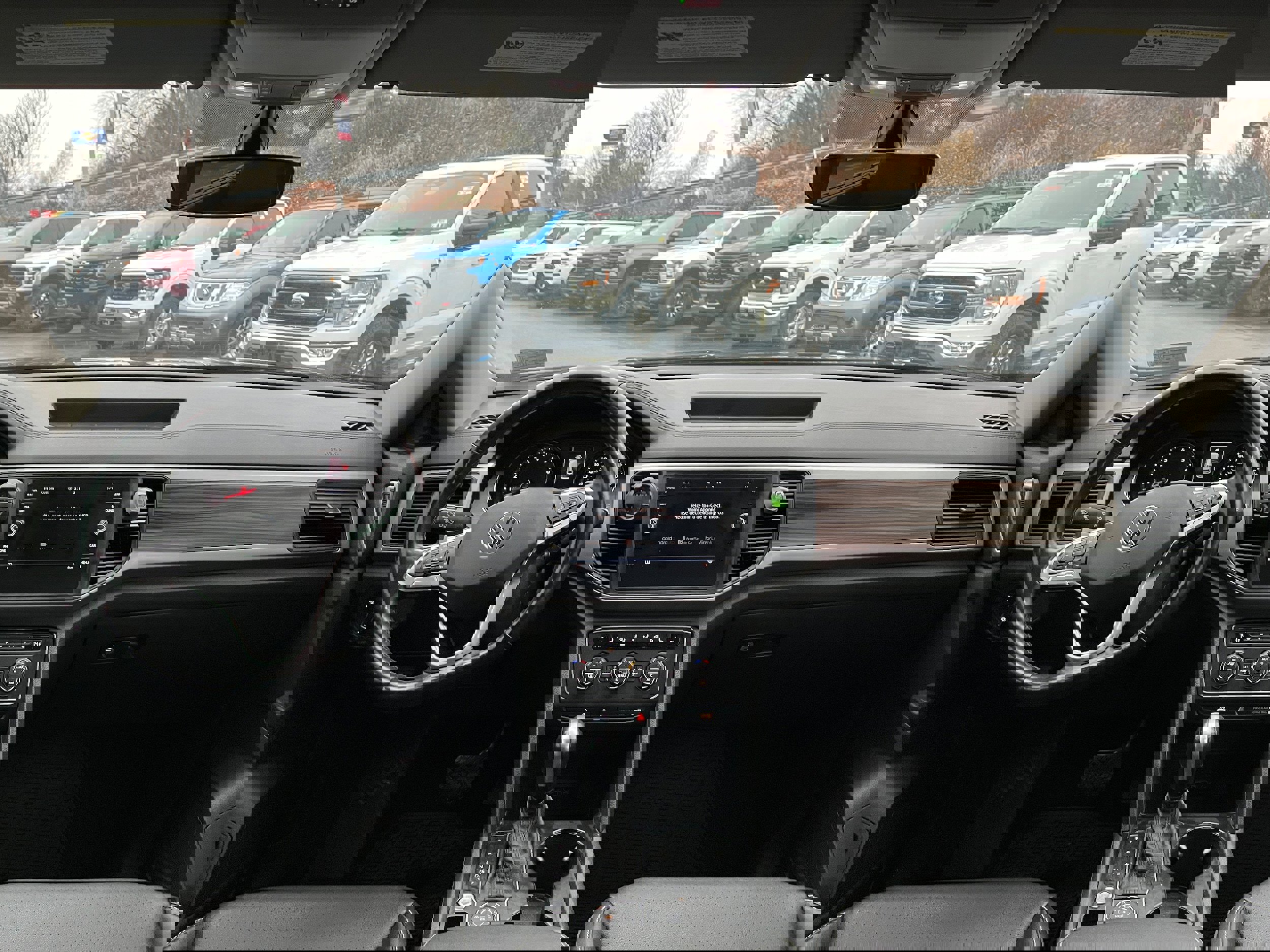 Used 2021 Volkswagen Atlas SE image 15