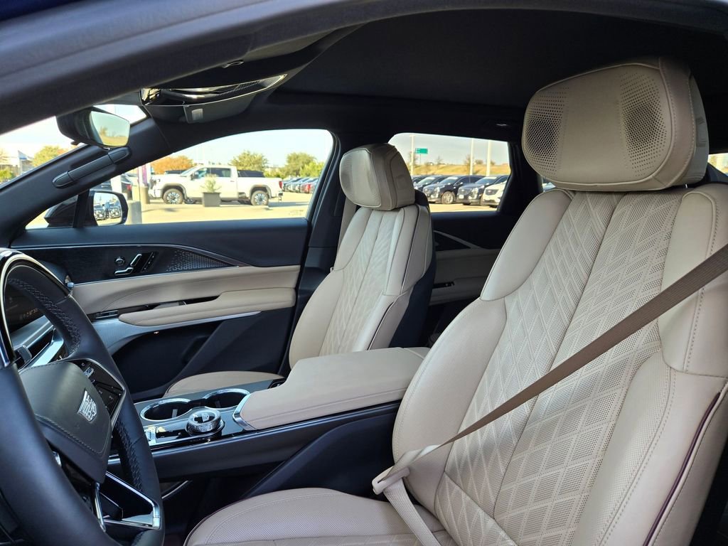 Certified 2024 Cadillac Lyriq Sport w/ Nappa Leather Package image 28