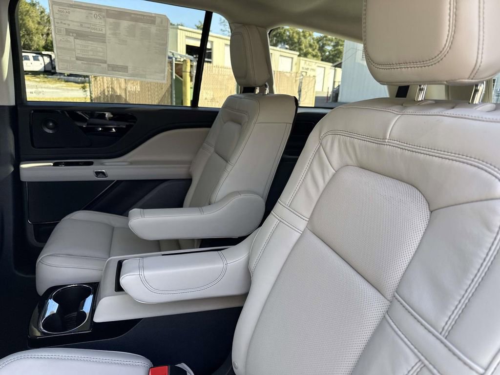 New 2026 Lincoln Aviator Reserve image 14
