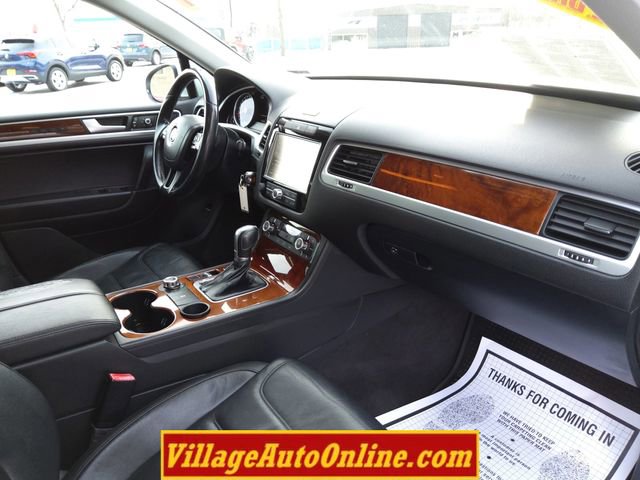 Used 2014 Volkswagen Touareg VR6 image 30