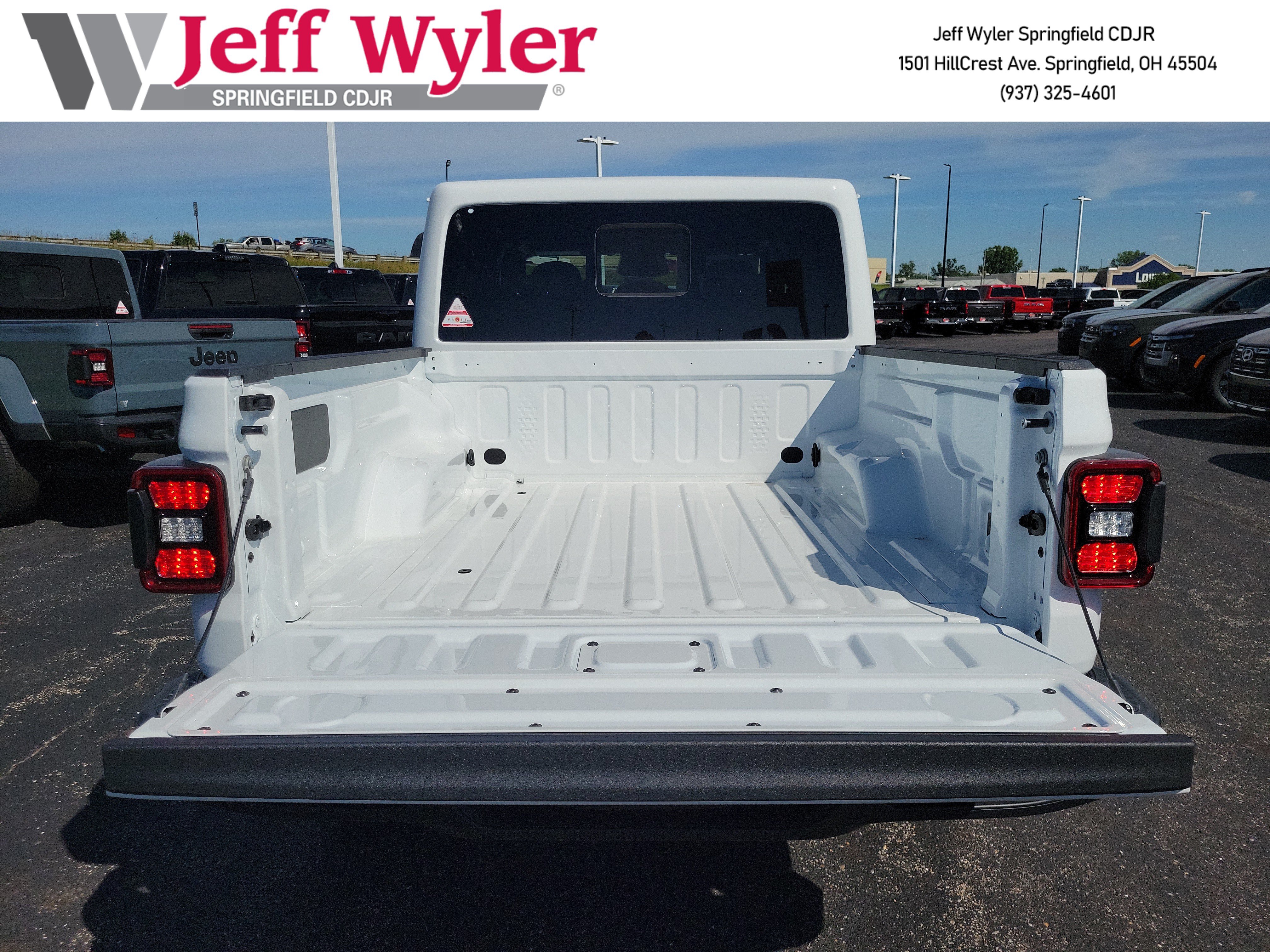 New 2026 Jeep Gladiator Sport AWD/4WD image 5