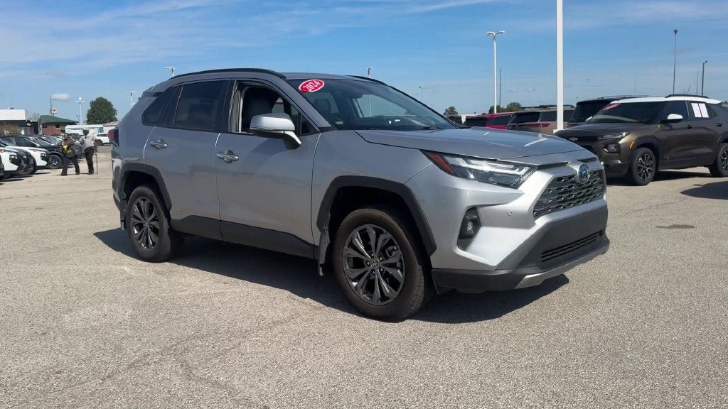 Used 2024 Toyota RAV4 Limited AWD/4WD image 28