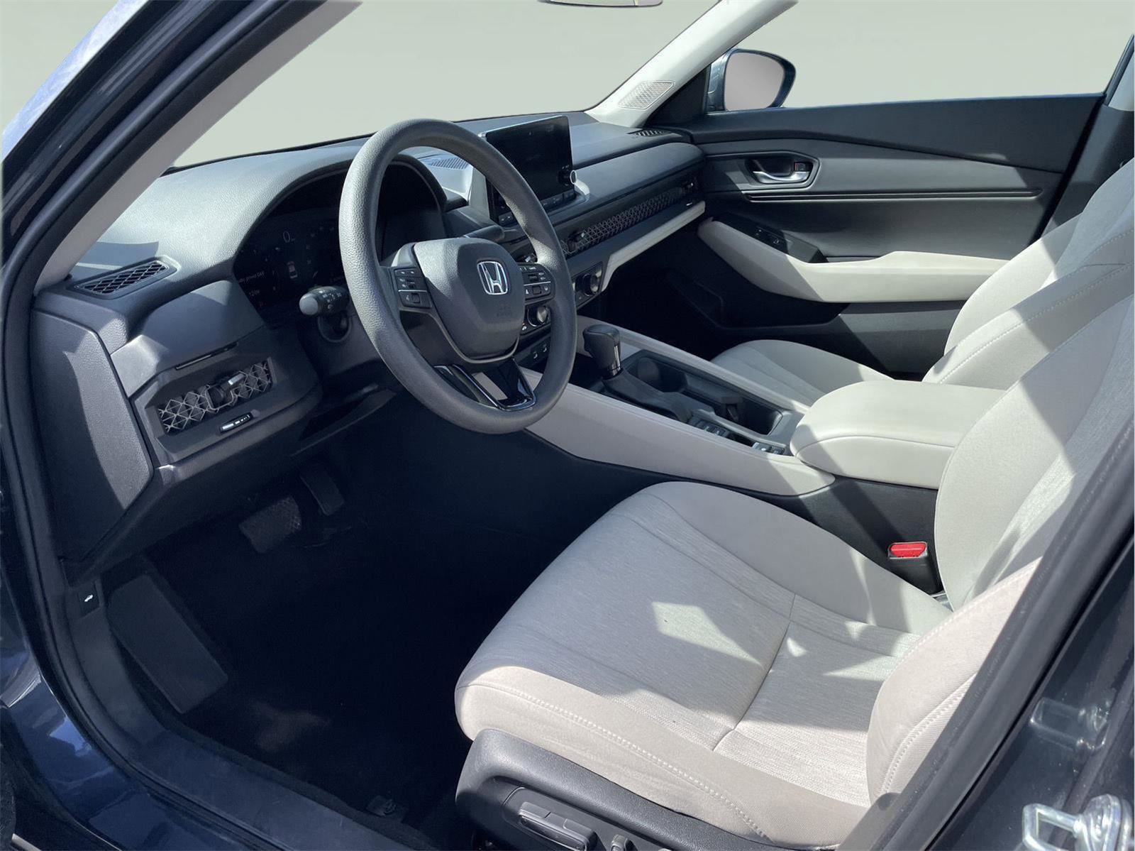 Used 2023 Honda Accord EX image 12