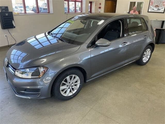 Used 2016 Volkswagen Golf S FWD image 3