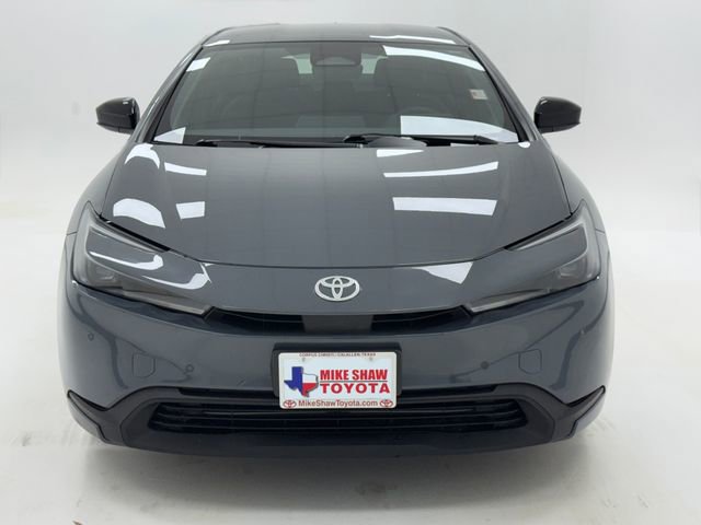 Used 2025 Toyota Prius LE FWD image 3