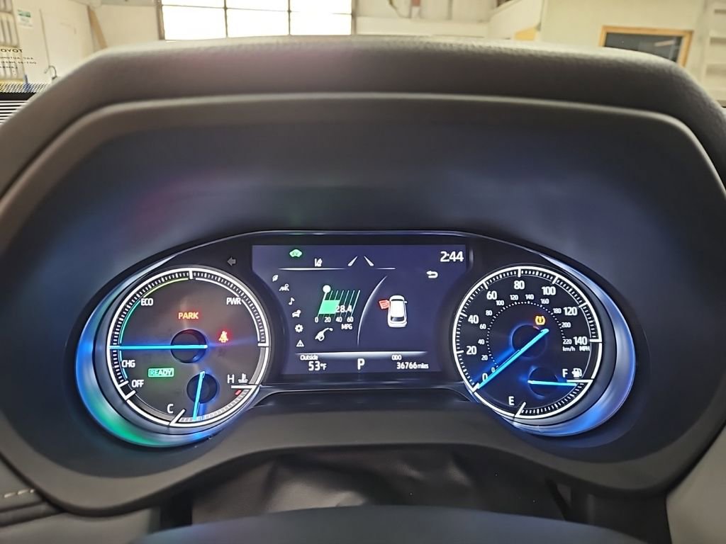 Used 2023 Toyota Venza LE image 19