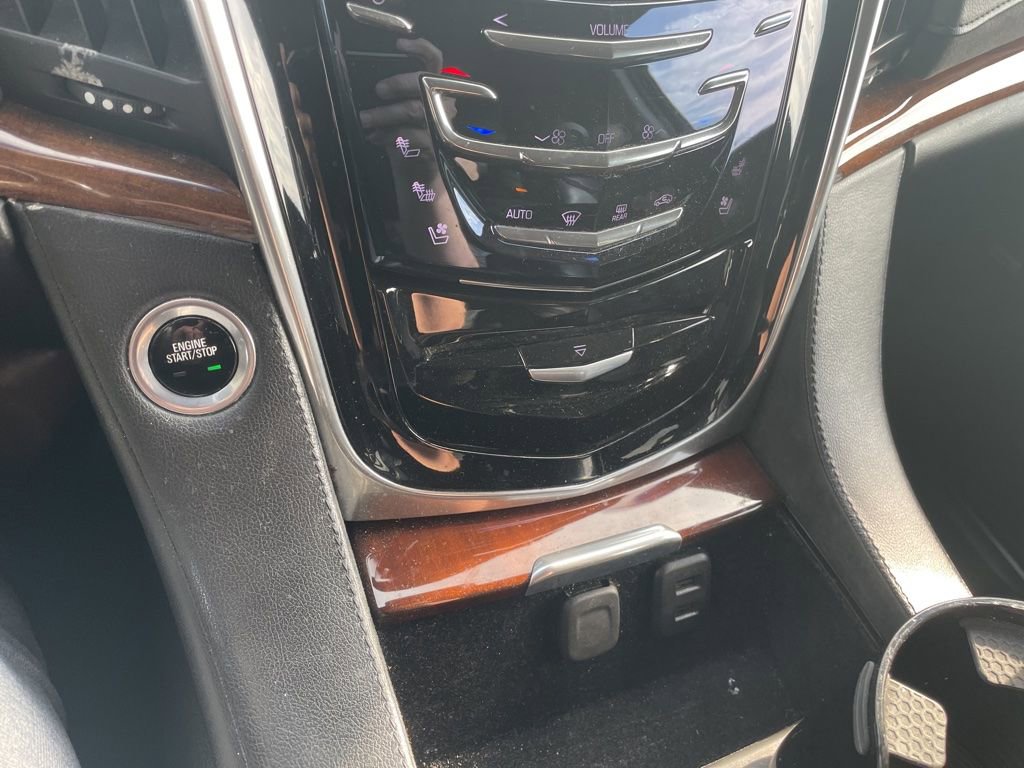 Used 2016 Cadillac Escalade Luxury image 15