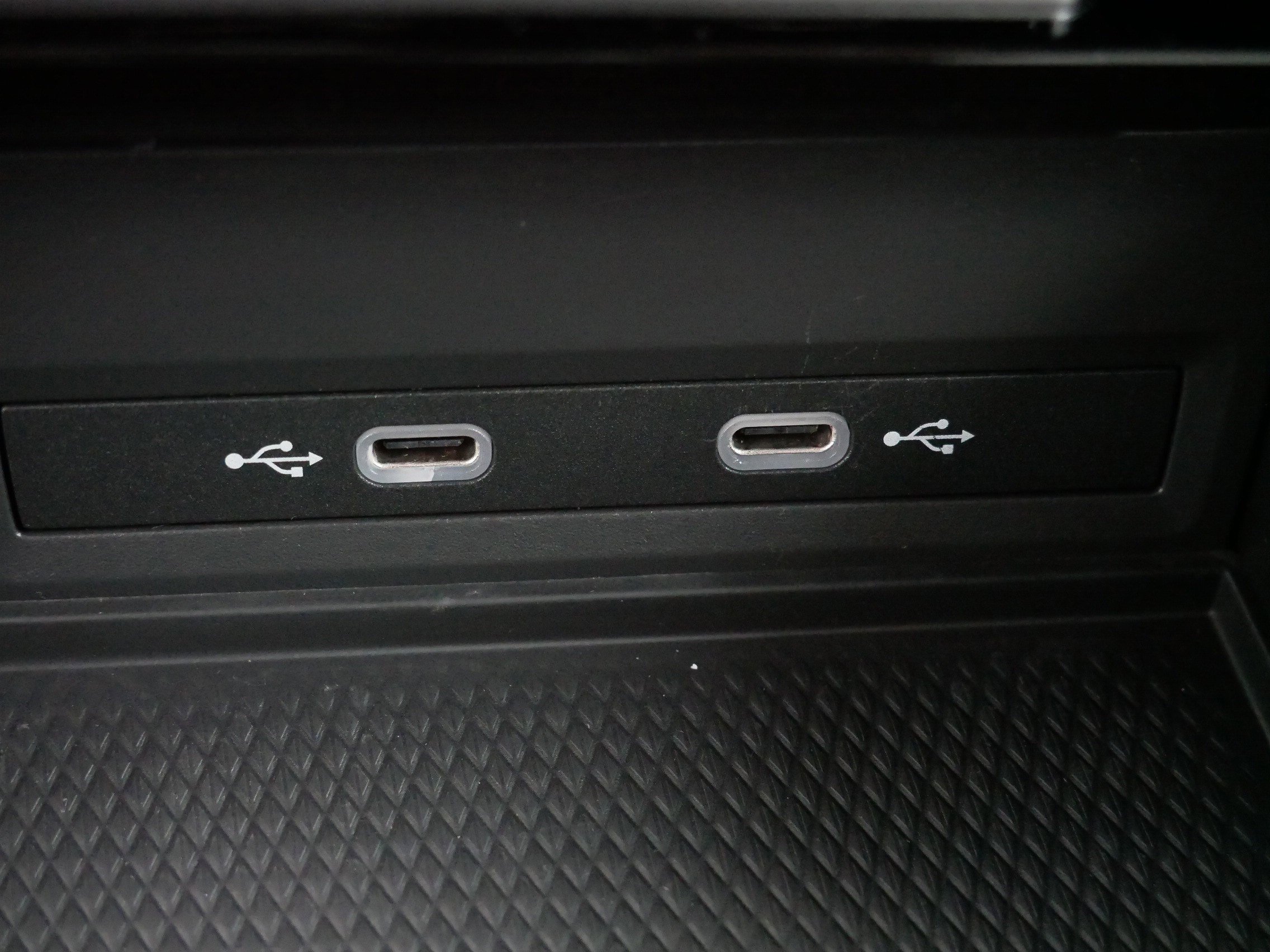 Certified 2025 Volkswagen Atlas Cross Sport SEL Premium R-Line image 29