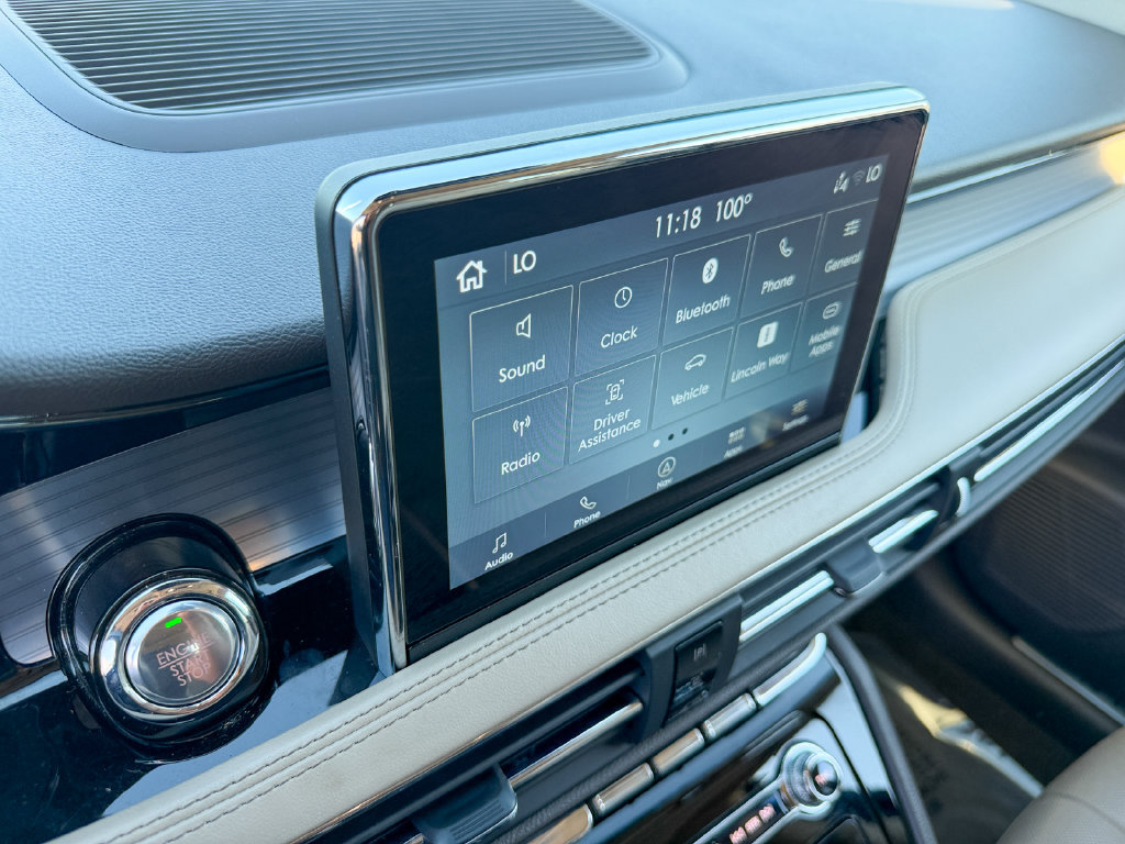 Used 2021 Lincoln Corsair FWD w/ Premium Package image 22