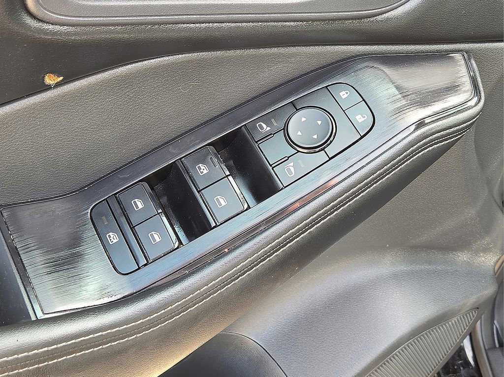 Used 2024 Nissan Rogue SV image 22