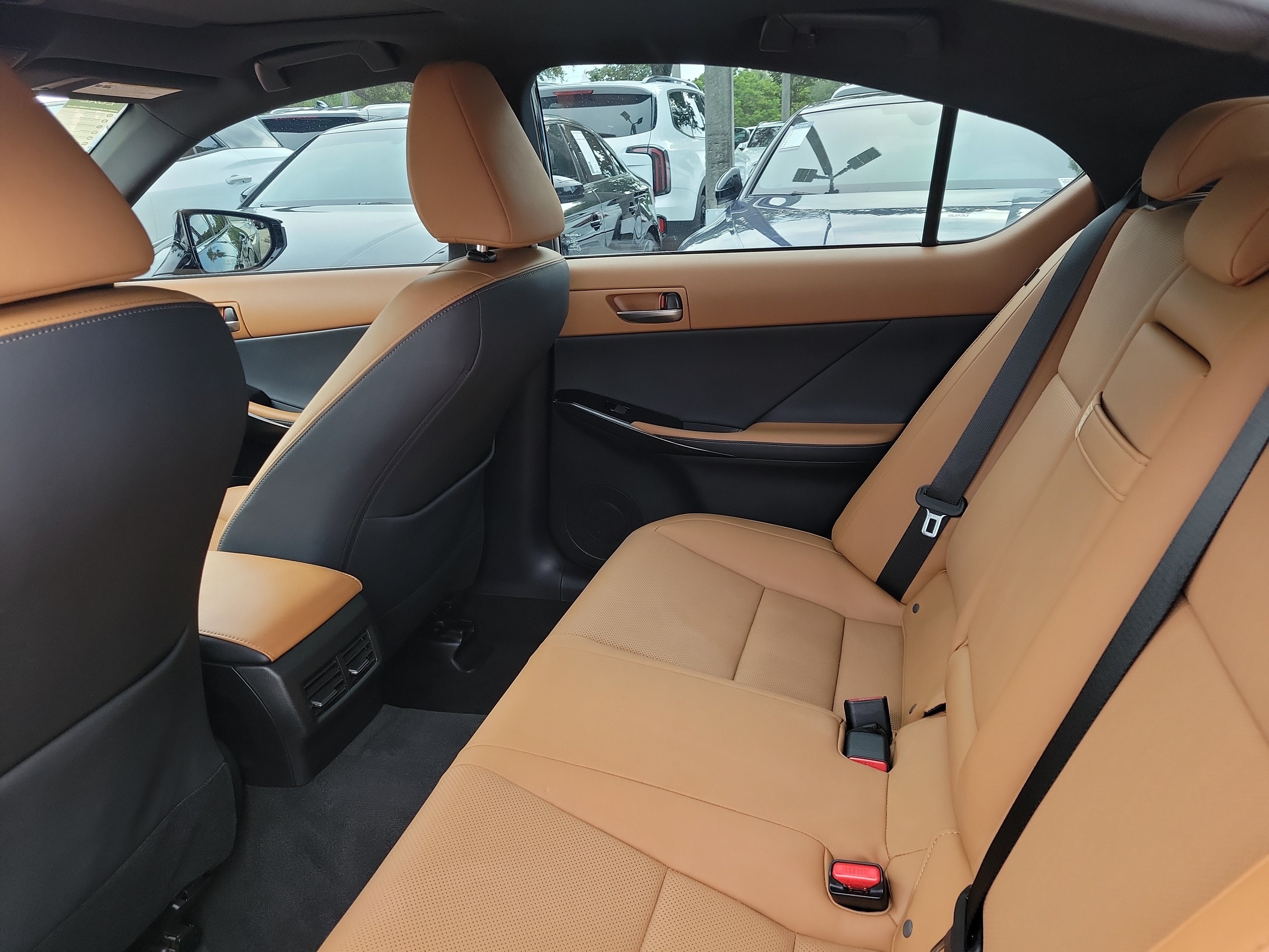 Used 2024 Lexus IS 300 w/ Comfort Package RWD image 9
