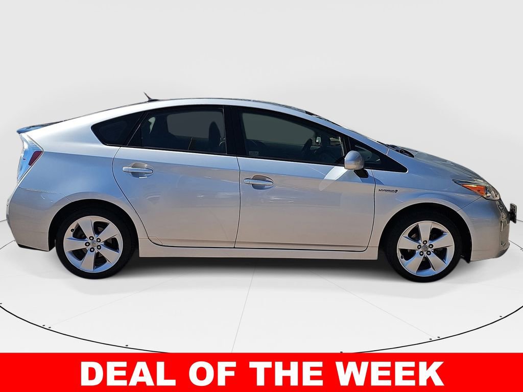 Used 2015 Toyota Prius Five image 2