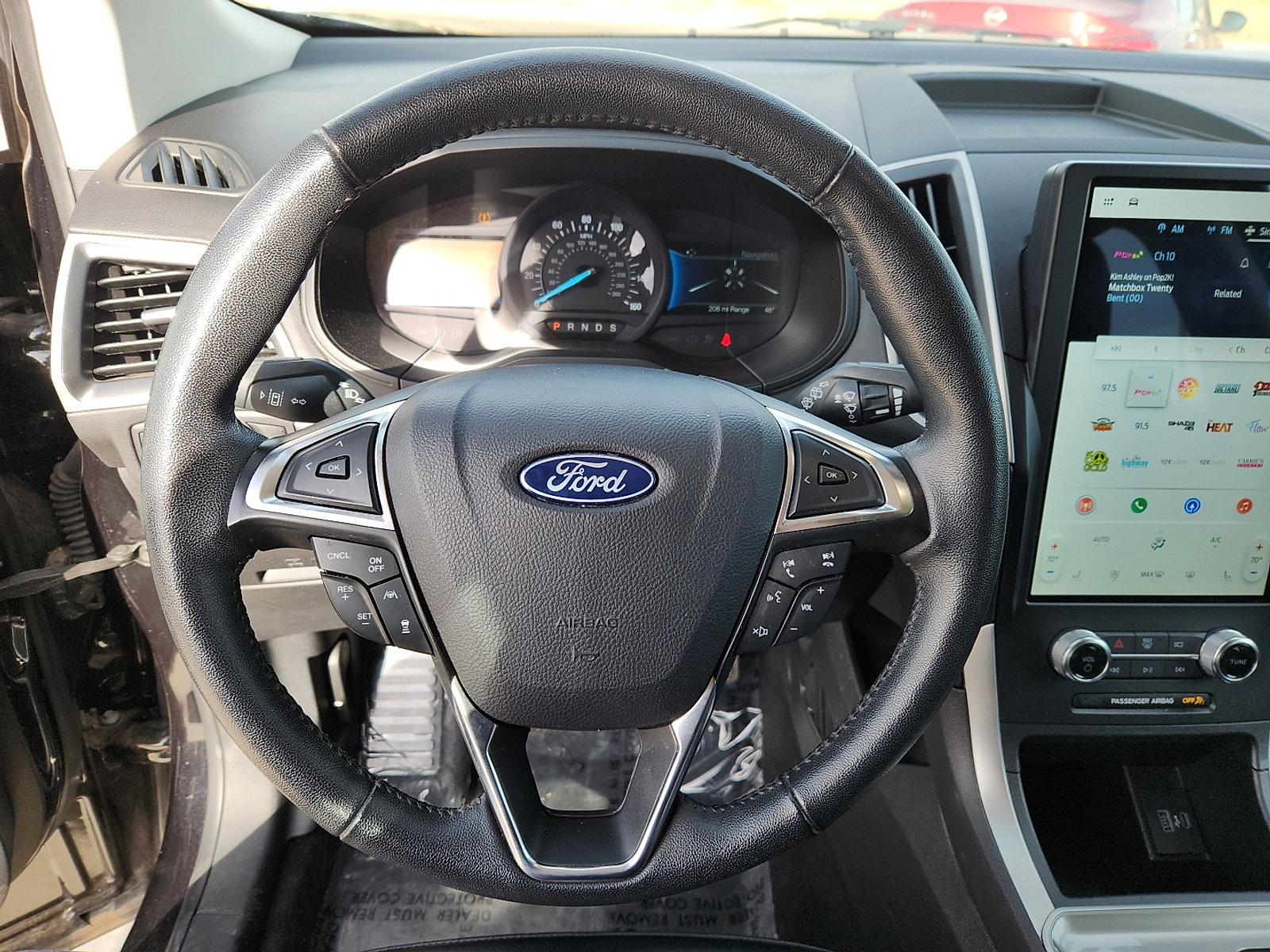 Used 2024 Ford Edge SEL image 16