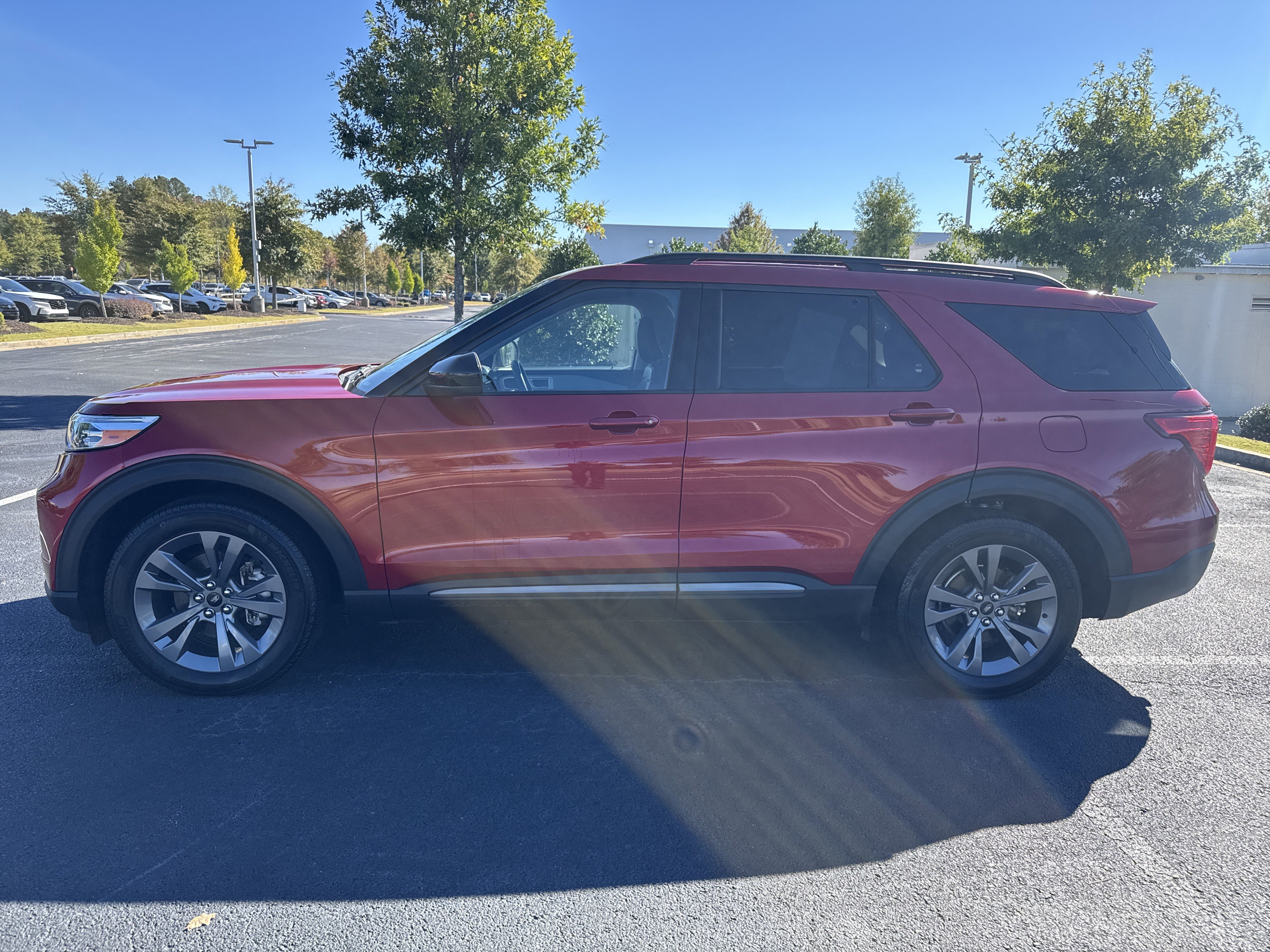 Used 2023 Ford Explorer XLT w/ Equipment Group 202A image 6