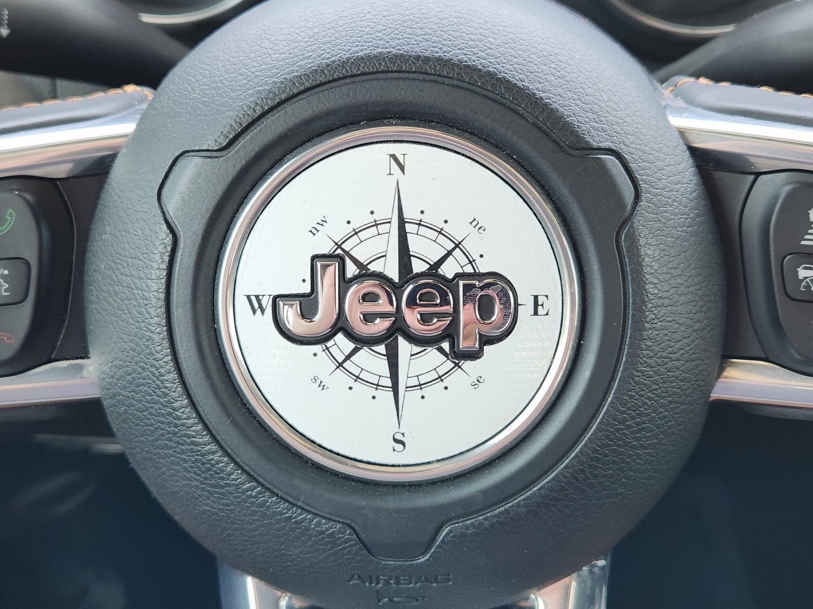 Used 2022 Jeep Gladiator Overland AWD/4WD image 36