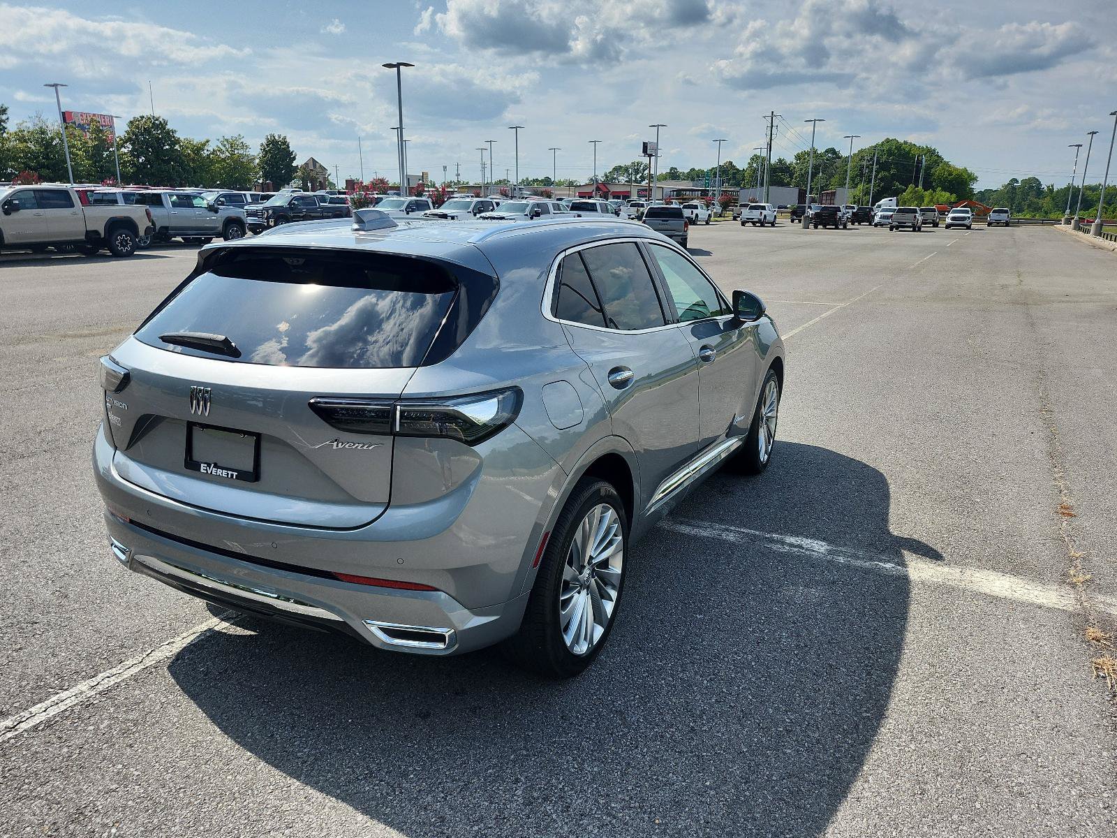 Used 2024 Buick Envision Avenir AWD/4WD image 3