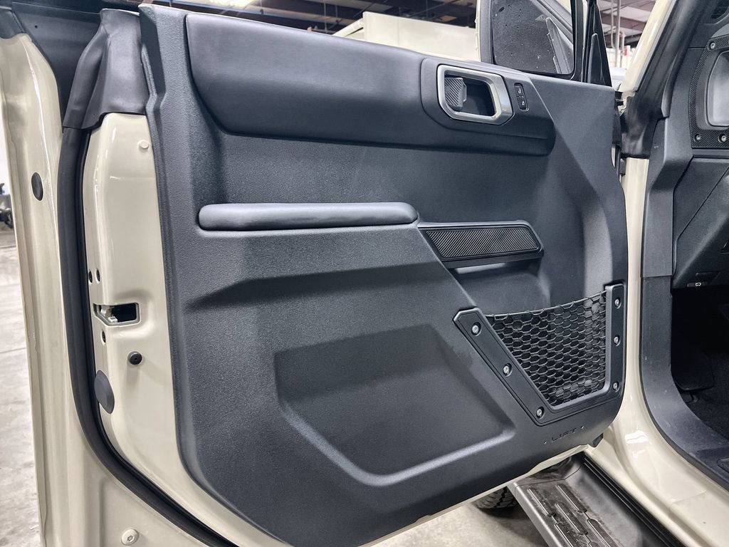 Used 2025 Ford Bronco Outer Banks AWD/4WD image 17
