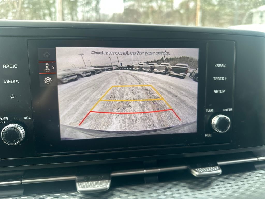 Used 2023 Kia Carnival LX image 15