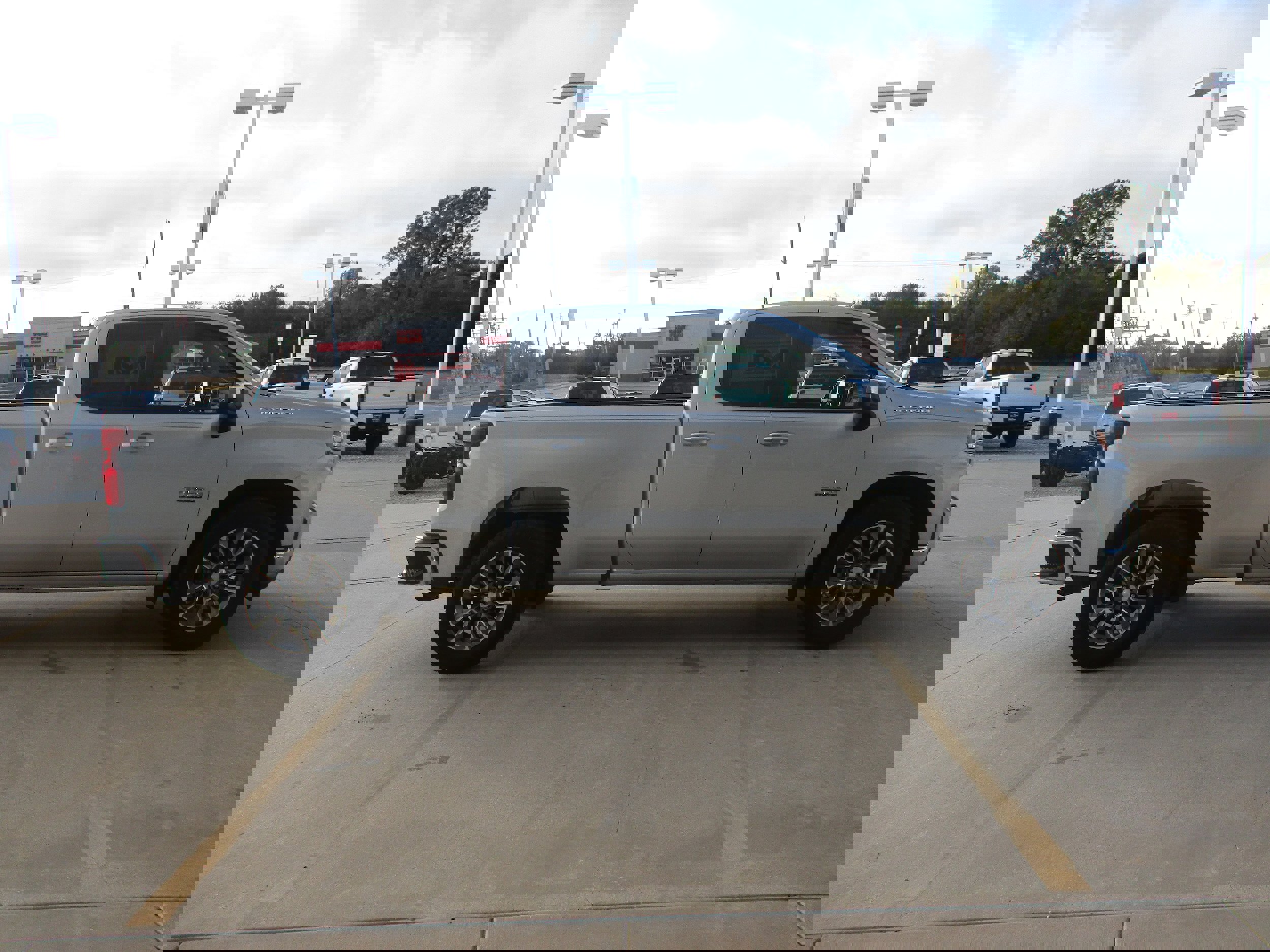 Used 2019 Chevrolet Silverado 1500 LT w/ Texas Edition image 8