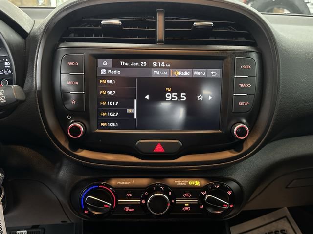 Used 2022 Kia Soul LX w/ Technology Package image 13