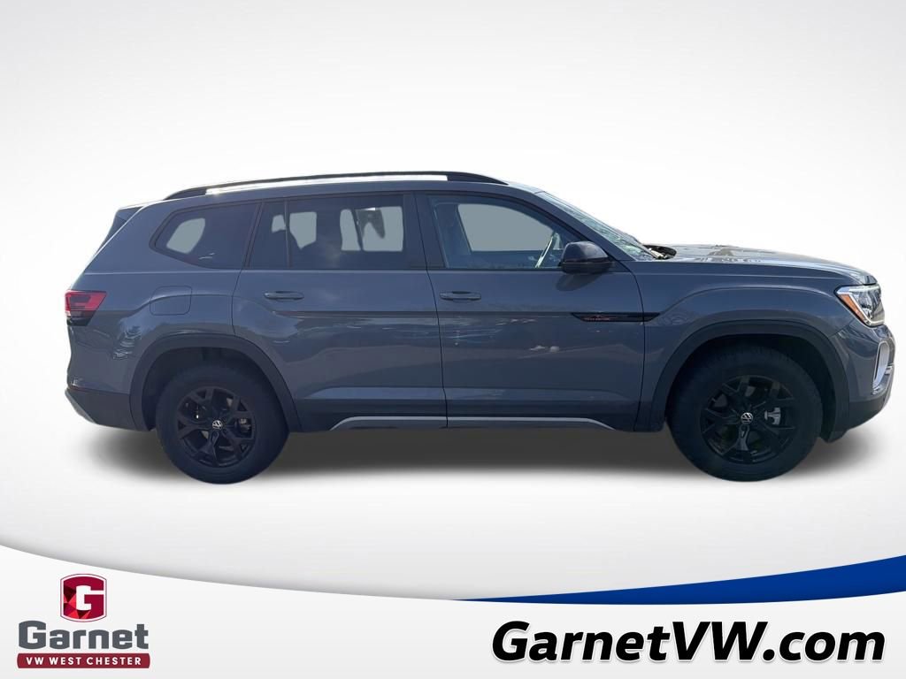 Used 2024 Volkswagen Atlas Peak Edition SE image 7