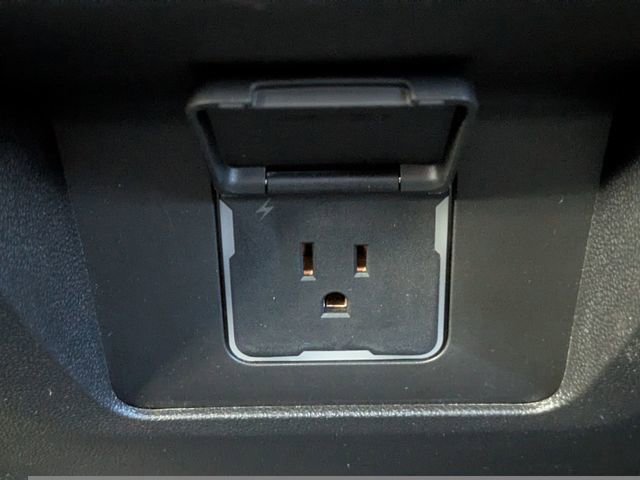 Used 2022 Chevrolet Tahoe RST w/ Sport Performance Package AWD/4WD image 19