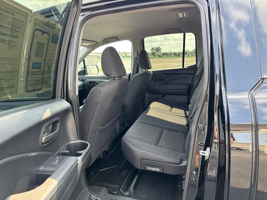 Used 2025 Honda Ridgeline Sport image 32