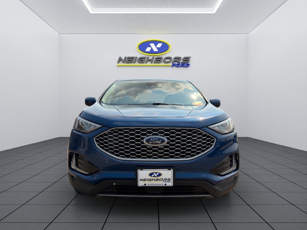 Used 2024 Ford Edge SEL w/ Convenience Package AWD/4WD image 2