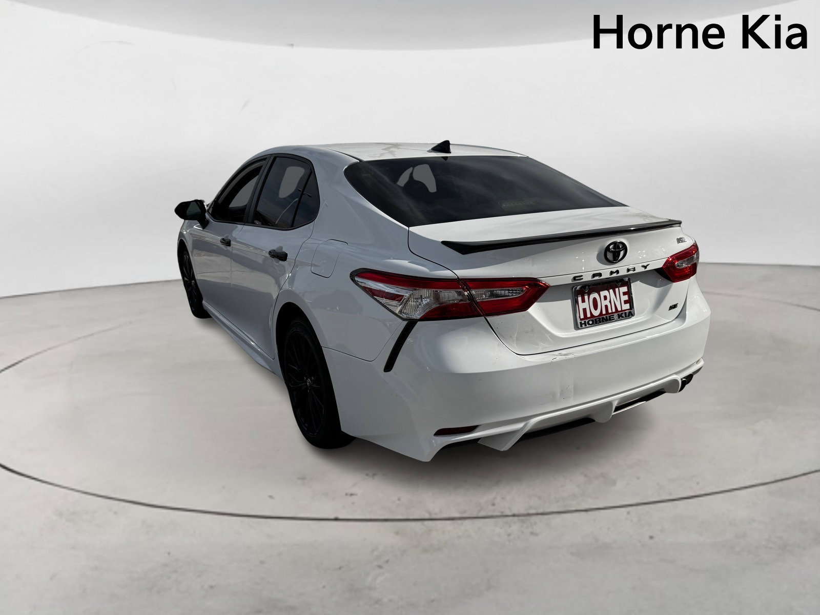 Used 2020 Toyota Camry SE image 5