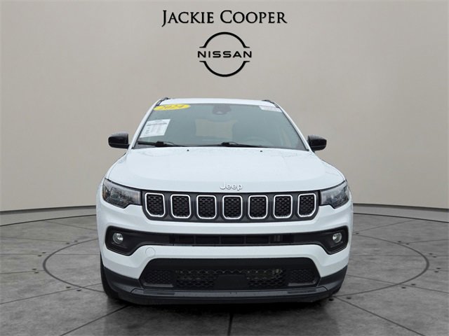 Used 2024 Jeep Compass Latitude image 8
