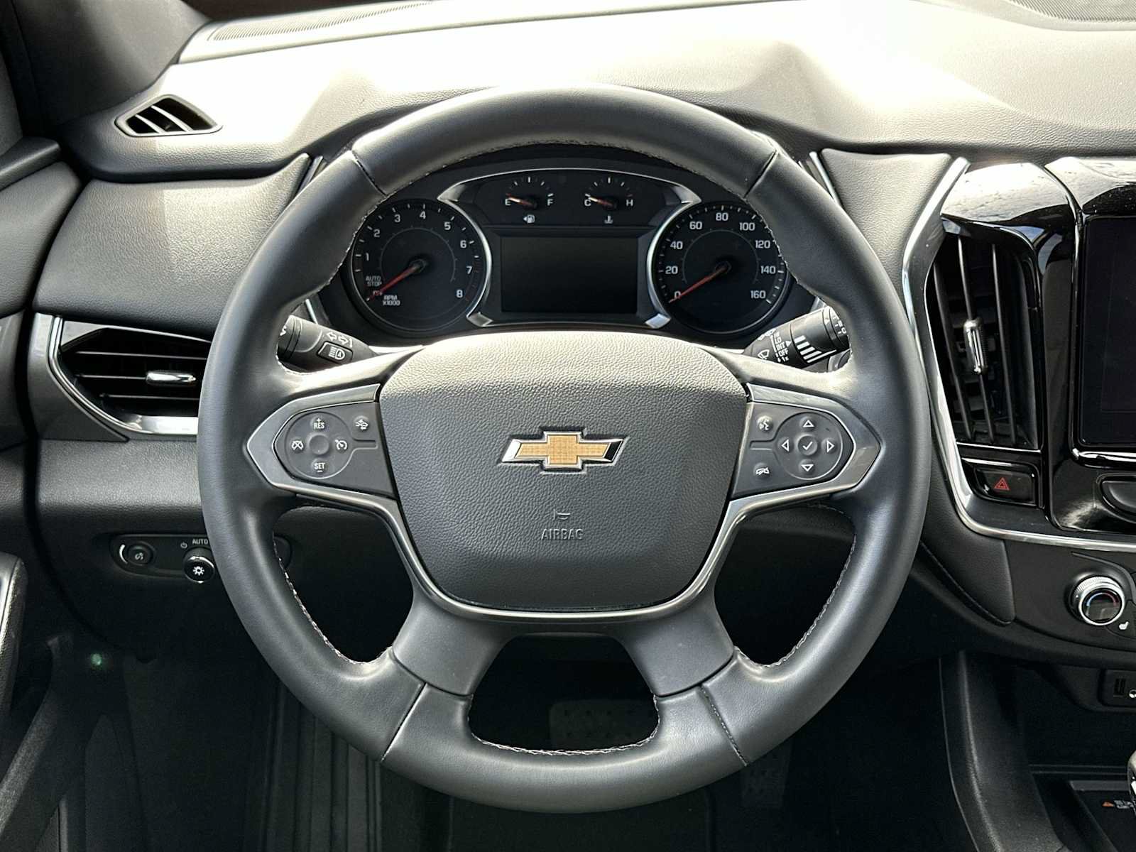 Used 2023 Chevrolet Traverse LT FWD image 23