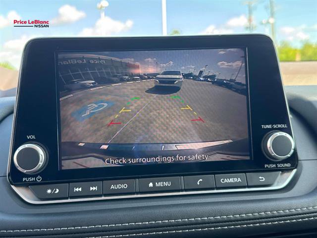 Used 2023 Nissan Rogue S image 44