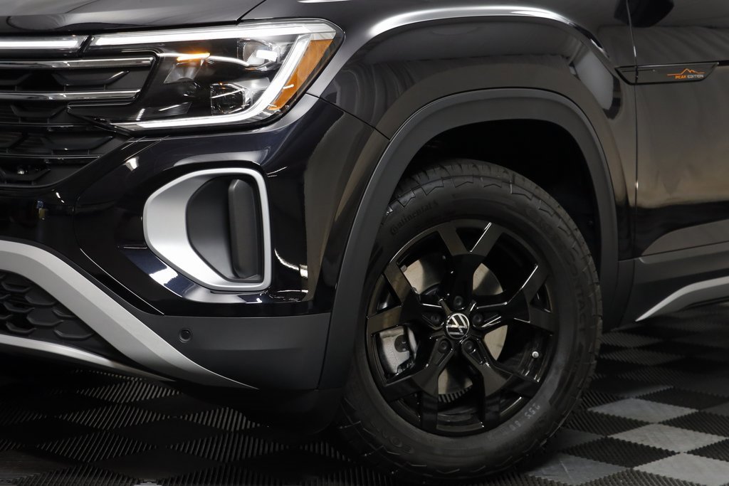 New 2026 Volkswagen Atlas Peak Edition image 3